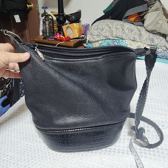 BRIGHTON VINTAGE EUC BLACK SHOULDER BAG - Picture 1 of 9